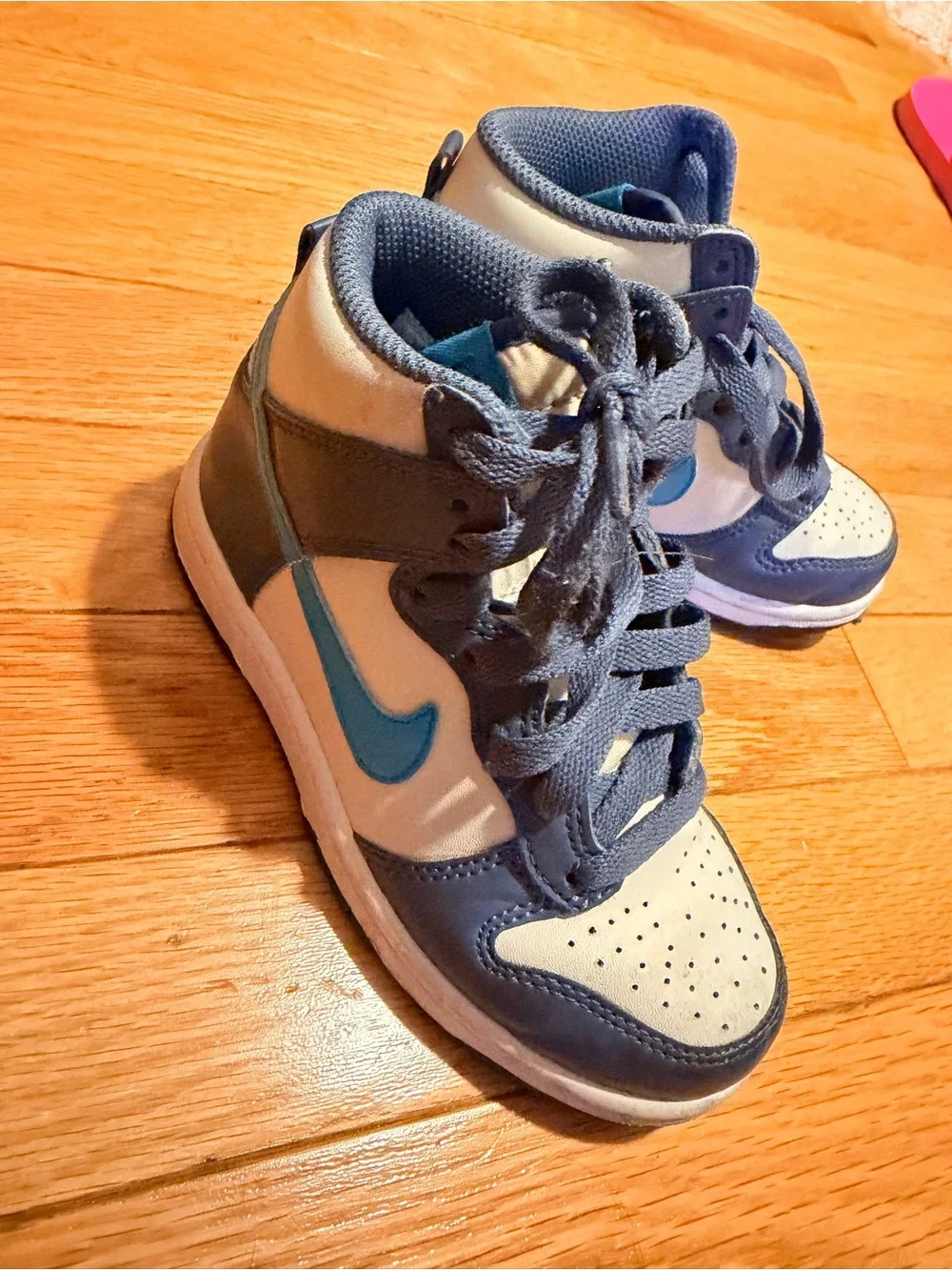 Nike Kids Low-Top Sneakers in Black and Cream